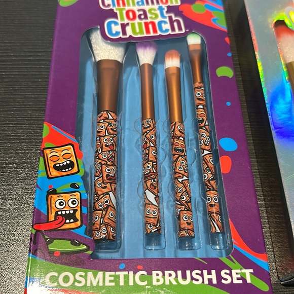 Cosmetic Brushes Favorite Cereal - Picture 5 of 11